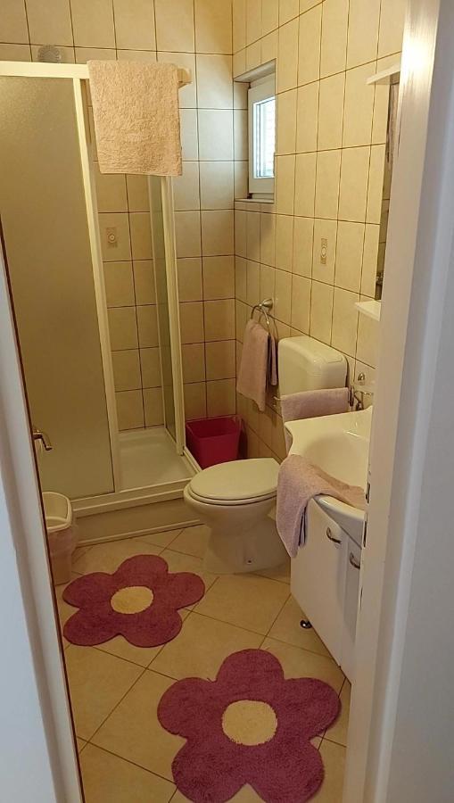 Apartmani Katarina Mundanije Exterior photo